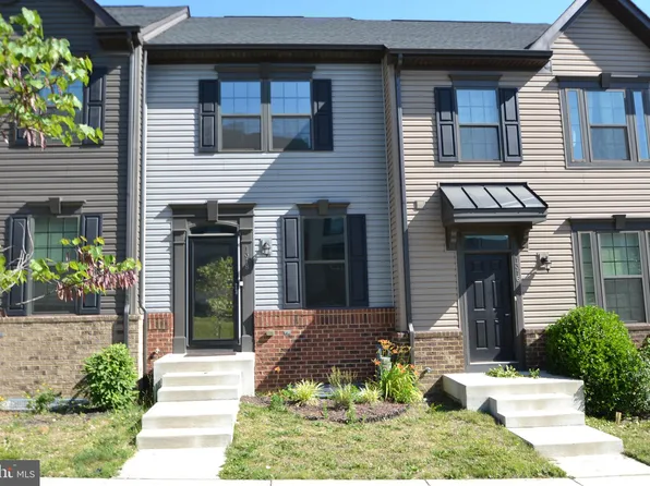 1318 Trestle Dr, Fredericksburg, VA 22401