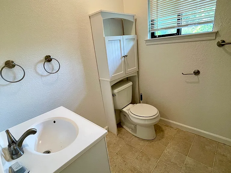 5721 Hearst Willits Rd #B — Photo 13