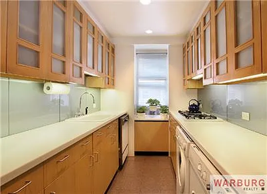 Sold by Warburg | media 10
