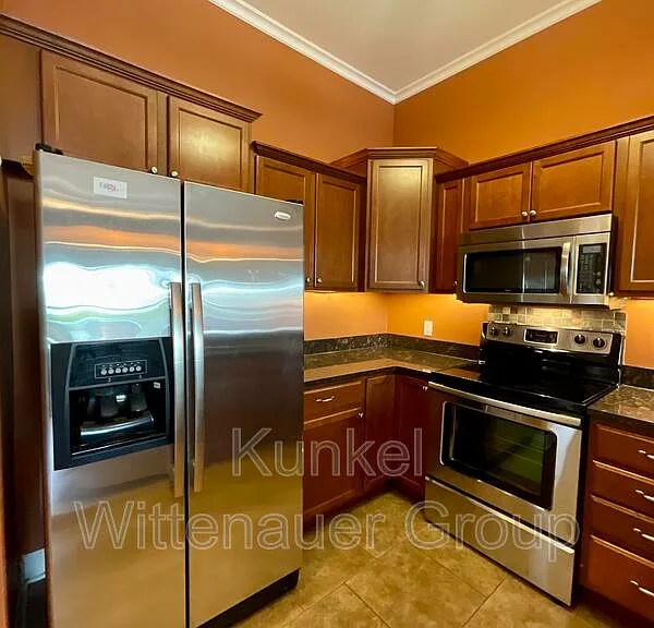 409 W Washington St #D — Photo 6