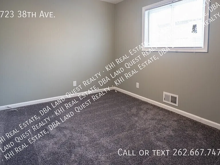 4723 38th Ave — Photo 3
