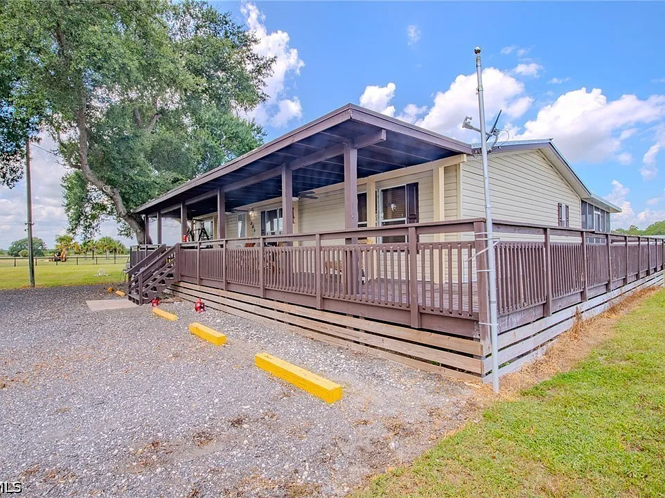 1205 Inverness Ave
