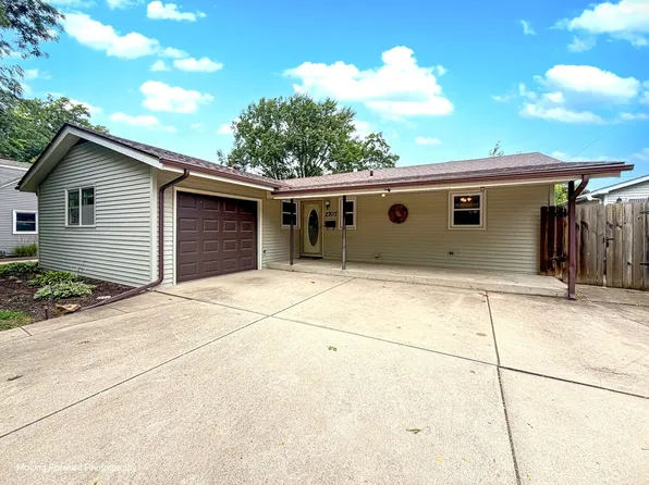 2707 Karen Dr, Rockford, IL 61101