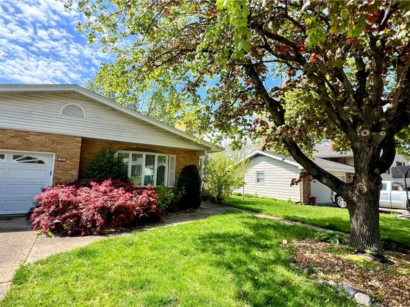 345 W Oak Ln, Decatur, IL 62526