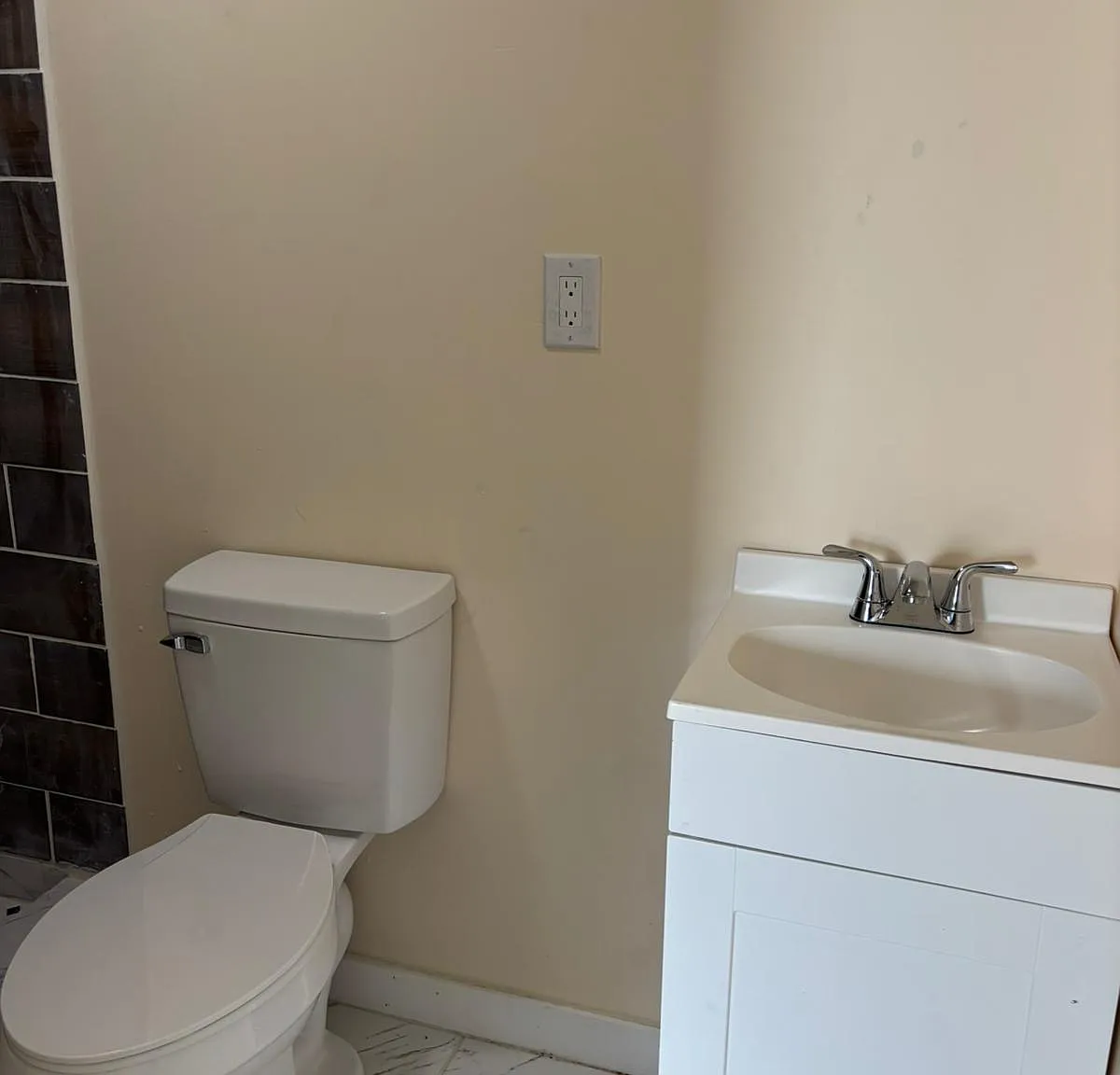 3 bed, 938 sqft, $975 — Photo 4