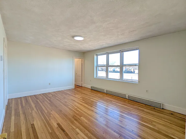 402 Highland Ave #20 — Photo 10