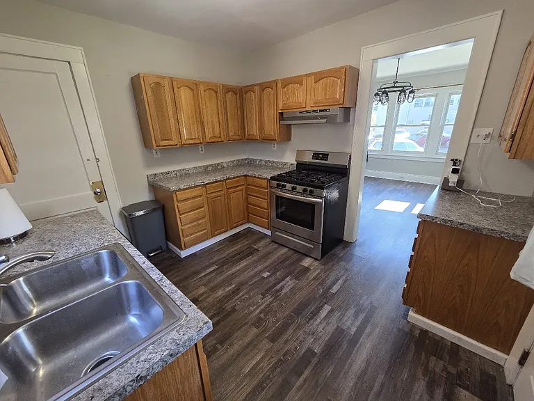 119 N Edwards Ave — Photo 9