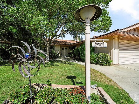 2nd image of 2901 Summit Cir