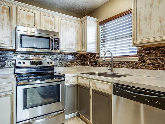 5th image of 517 Buckstone Dr