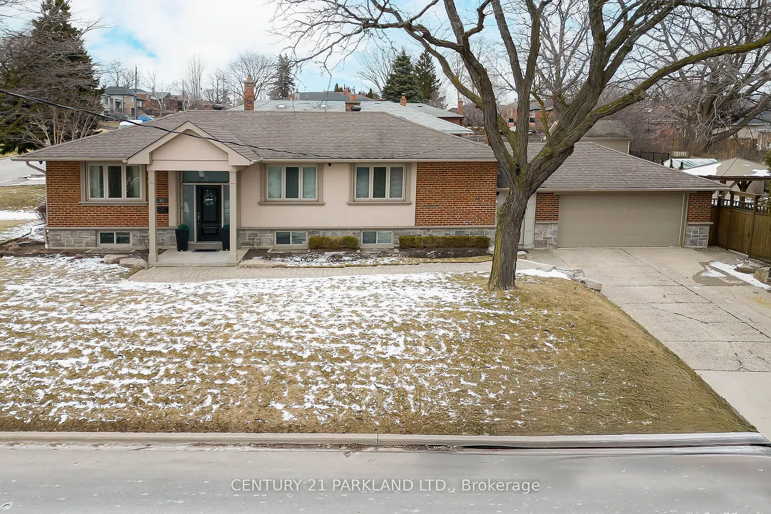 45 Deevale Rd photo 1