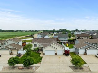 1808 28th St NW, Minot, ND 58703