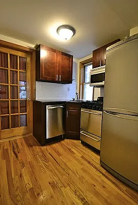 Rented by Compass | media 9