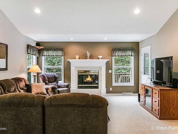 3rd image of 2010 Green Timbers Dr NE