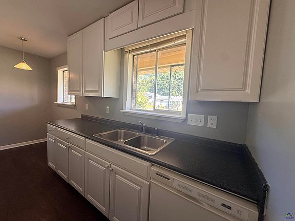 5th image of 120 Highland Dr