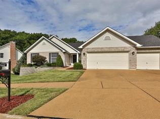 1668 Ivy Chase Ln, Fenton, MO