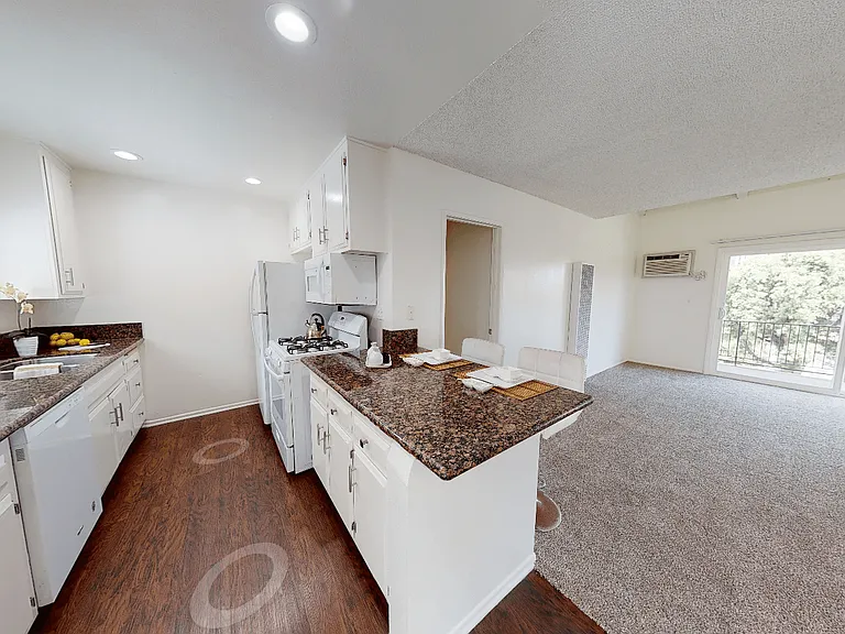 Maddox Appartments — Photo 7