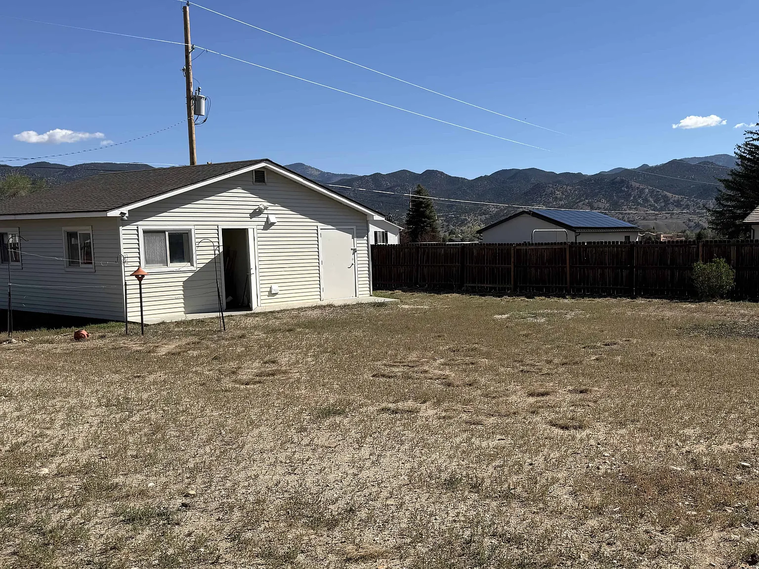 3 bed, 1.5 bath, 1638 sqft, $3,000 — Photo 3