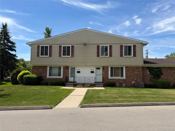 24570 Quad Park Ln, Clinton Township, MI 48035