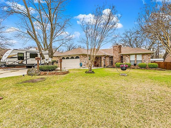 3rd image of 109 Shady Oaks Dr