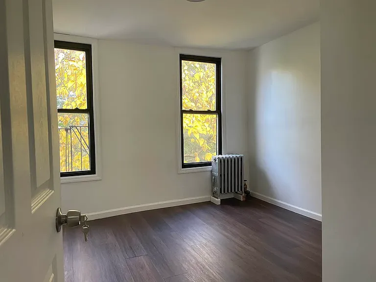 25 Park St #3 — Photo 2