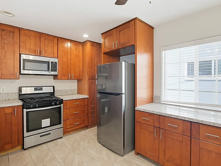 4255 1/2 Altadena Ave — Photo 1