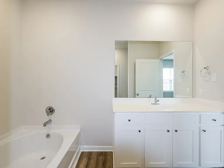16454 Honeysuckle Hill Dr — Photo 13