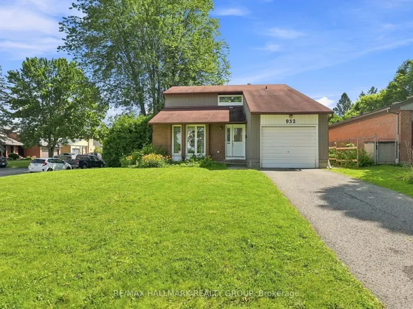 932 Beauclaire Dr, Ottawa, ON K1C 2J3