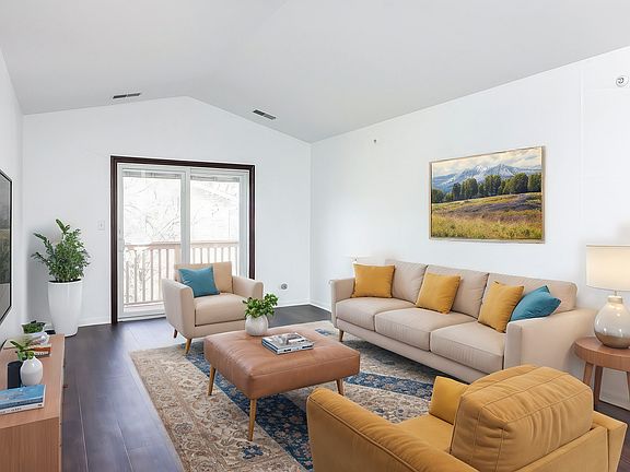 3rd image of 189 Lilac Ln #189