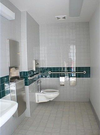 4th image of 1317 Wembley Ave