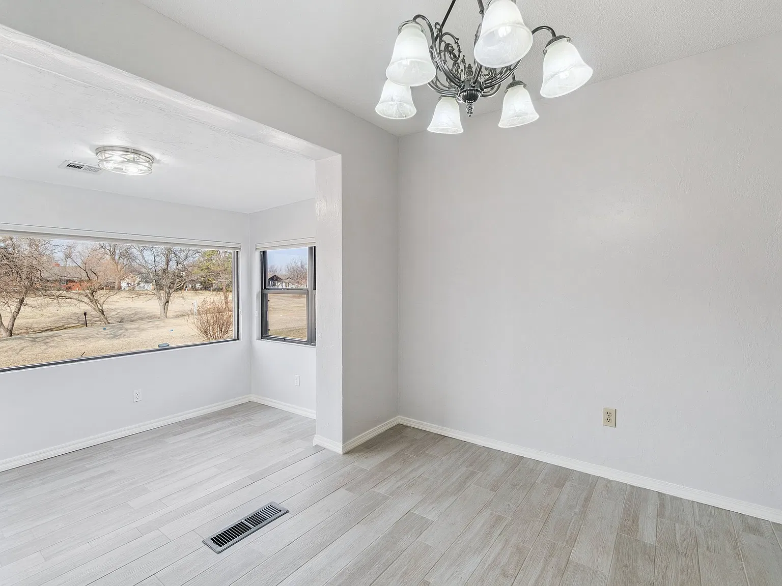 3 bed, 2150 sqft, $2,100 — Photo 4