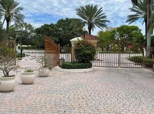 923 Villa Cir, Boynton Beach, FL 33435