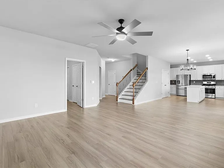 578 Briarhurst Ct — Photo 6