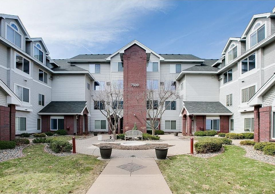 1st image of 7500 Edinborough Way APT 3213