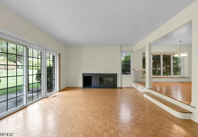 10 Shelley Pl — Photo 12
