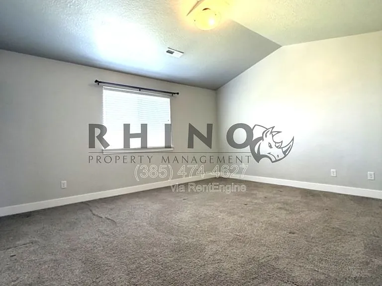 213 W Whitewater Dr — Photo 7