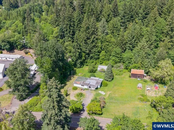 42521 N River Dr, Sweet Home, OR 97386