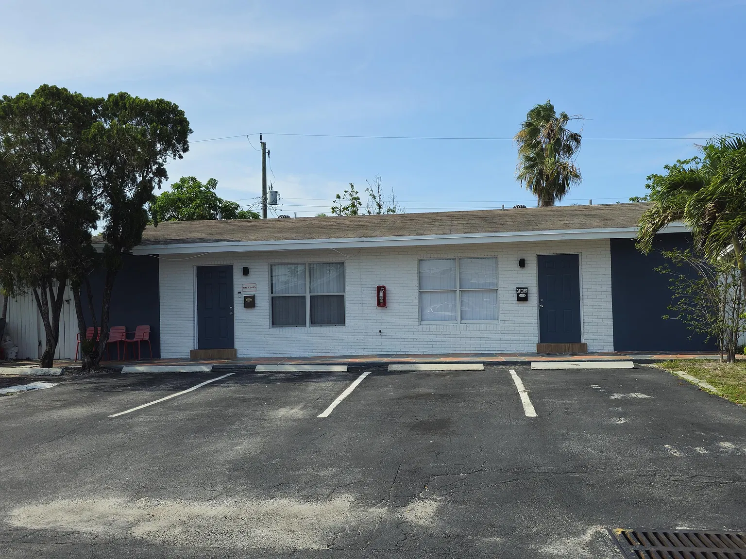 2 bed, 1.0 bath, 1960 sqft, $2,200 — Photo 4
