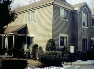 11 Riveredge Dr, Winsted, CT 06098