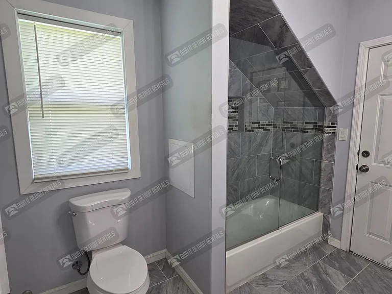 145 Waverly St — Photo 29