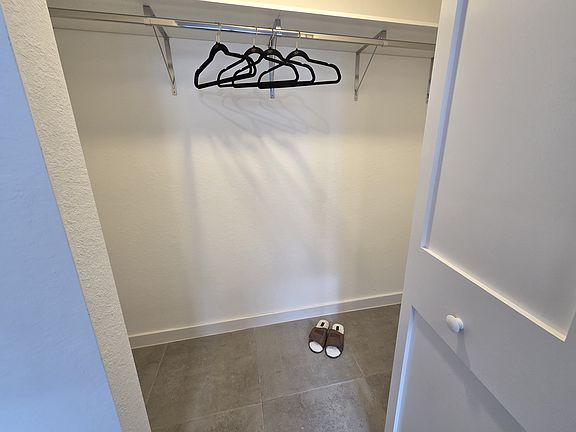 5th image of 2027 Jefferson St #A
