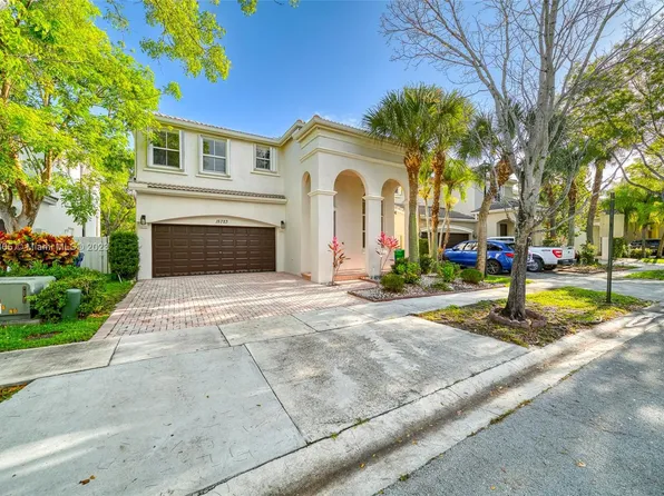 15723 SW 48th Dr, Hollywood, FL 33027