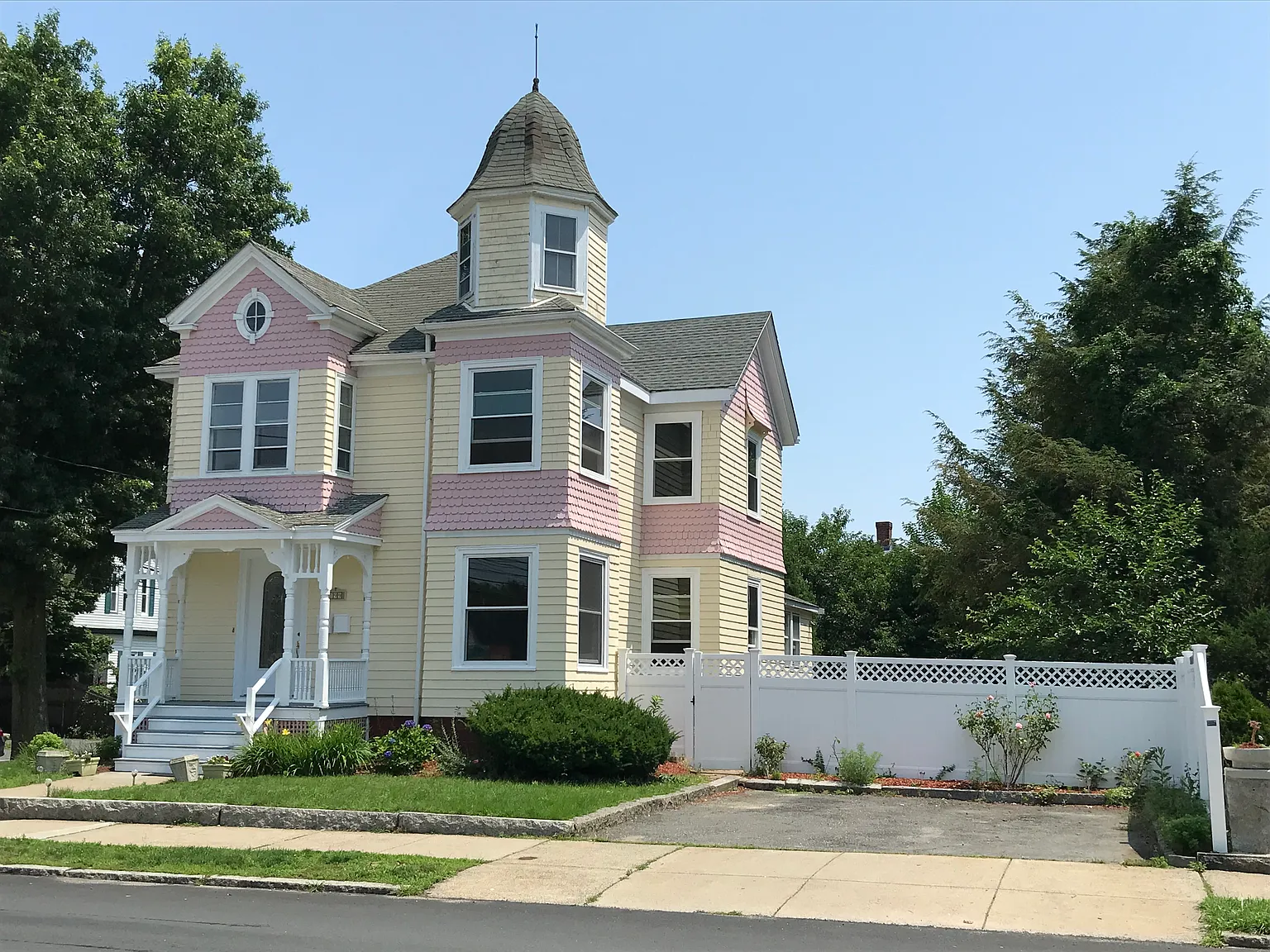 3 bed, 1000 sqft, $2,800 — Photo 1