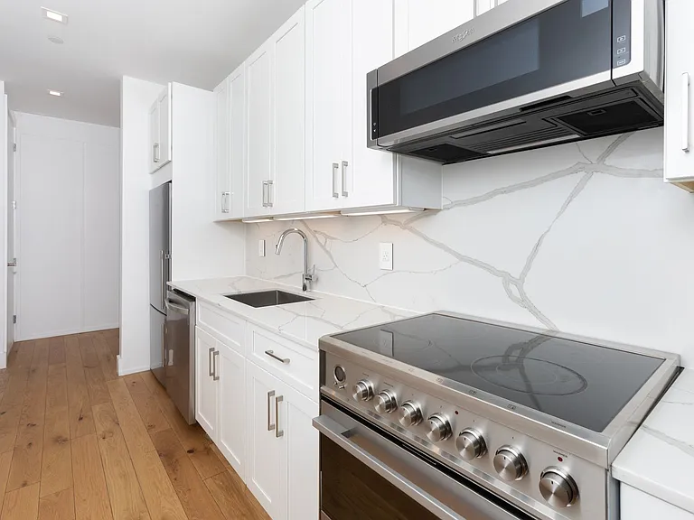 174 1st Ave #PH — Photo 5
