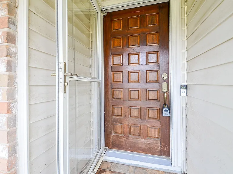 9323 Claridge Dr — Photo 7
