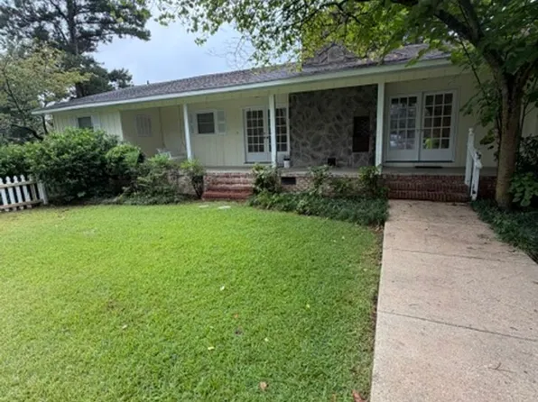 207 E Church St, Rowland, NC 28383