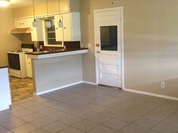 Kitchen / Dining