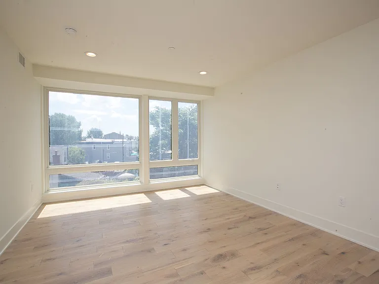 2431 Frankford Ave #15 — Photo 3