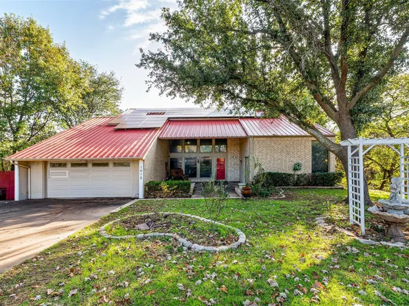1612 Lakecrest Cir, Granbury, TX 76048