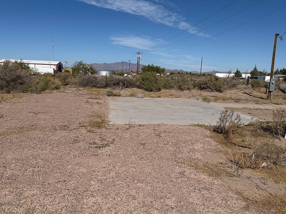 1st image of 2380 Tulip Dr NE