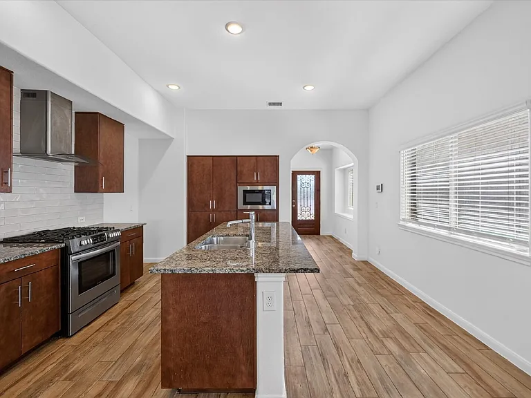 1261 Rosebush Rd — Photo 5